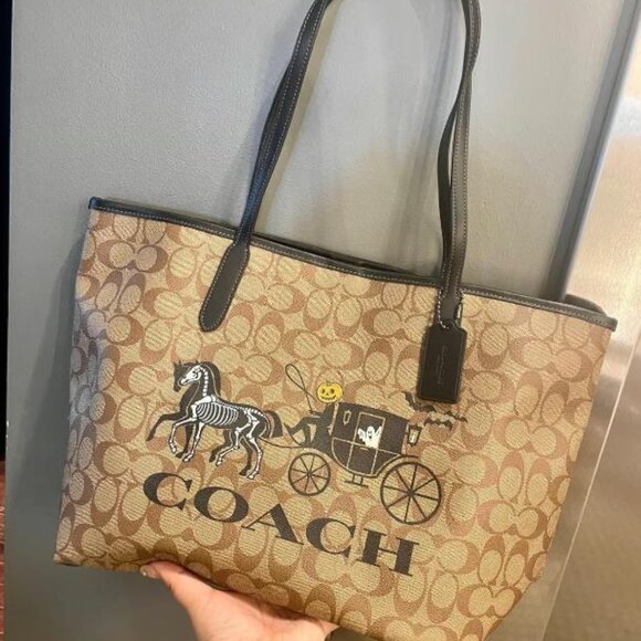 Coach Handbags - Coach City Tote In Signature
